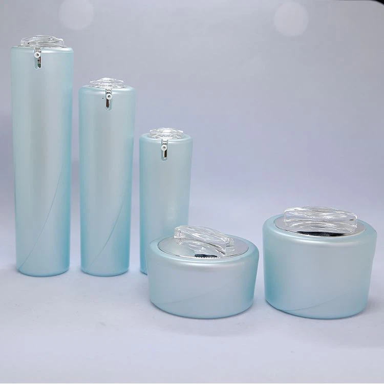 Vacuum cosmetic packaging bottle